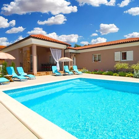Villa Olgica 2269 Пула Екстериор снимка