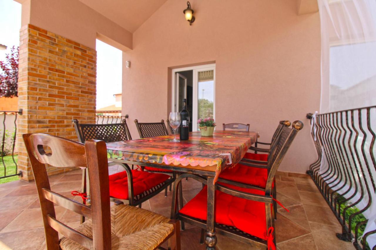 Villa Olgica 2269 Пула Екстериор снимка